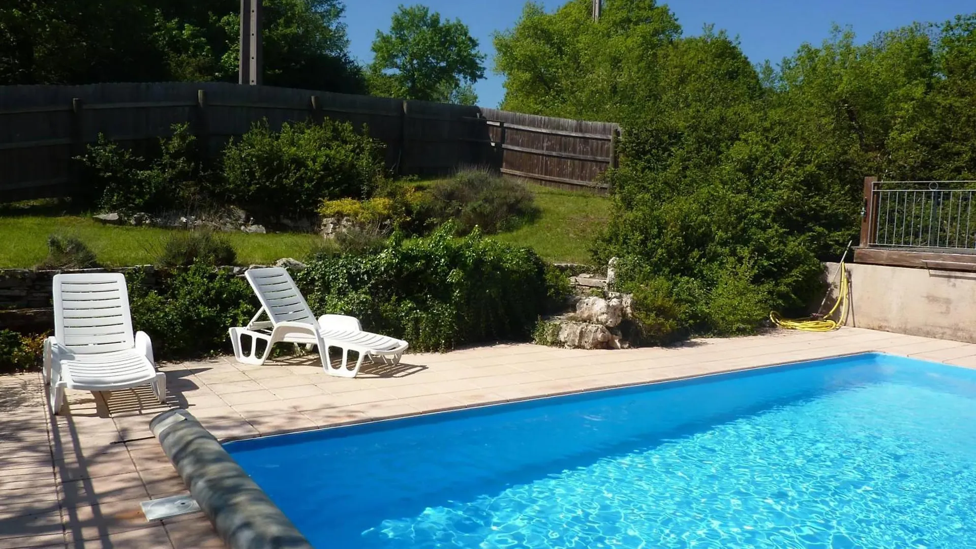 Maison Spacieuse A Loubressac Avec Piscine Privee 0*,  Franciaország